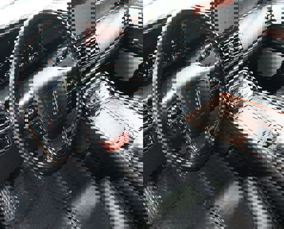 Used 2020 Lincoln Navigator Reserve w/ Equipment Group 208A Reserve image 11