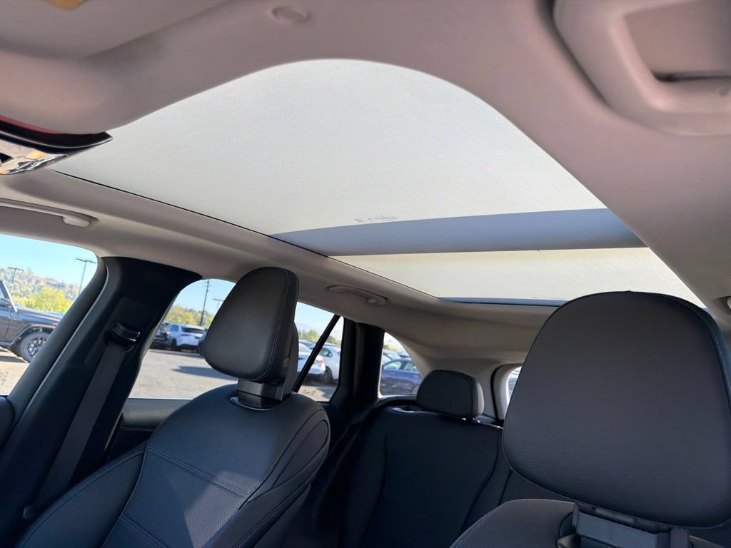 Certified 2025 Mercedes-Benz GLC 350e 4MATIC image 23
