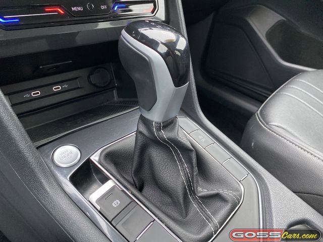 Used 2024 Volkswagen Tiguan SE image 11