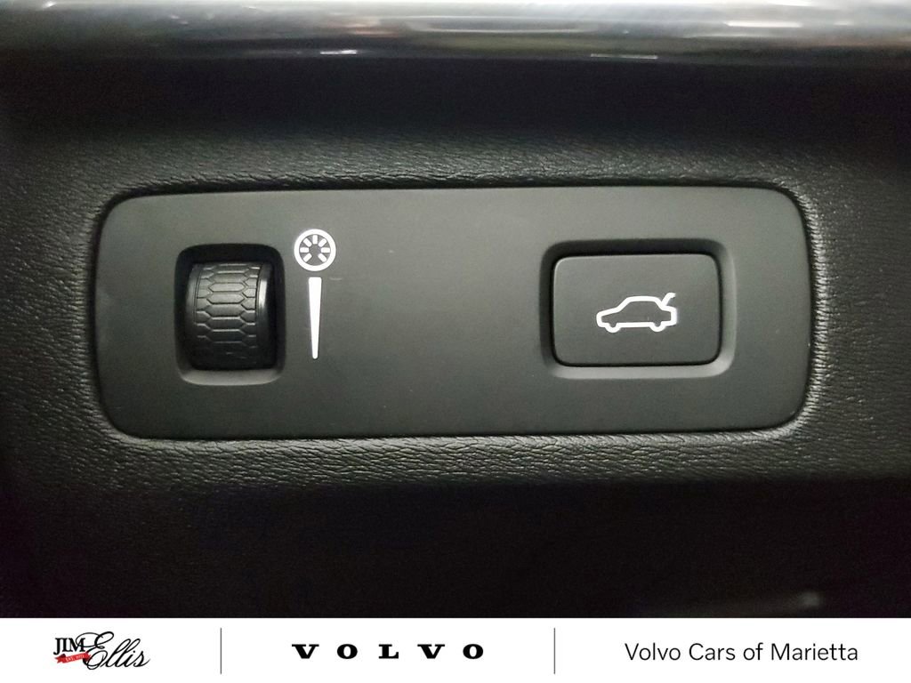 Used 2020 Volvo XC90 T6 Momentum w/ Protection Package Premier AWD/4WD image 36