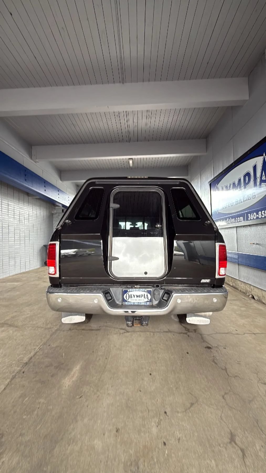 Used 2017 RAM 3500 Laramie w/ Snow Chief Group AWD/4WD image 7