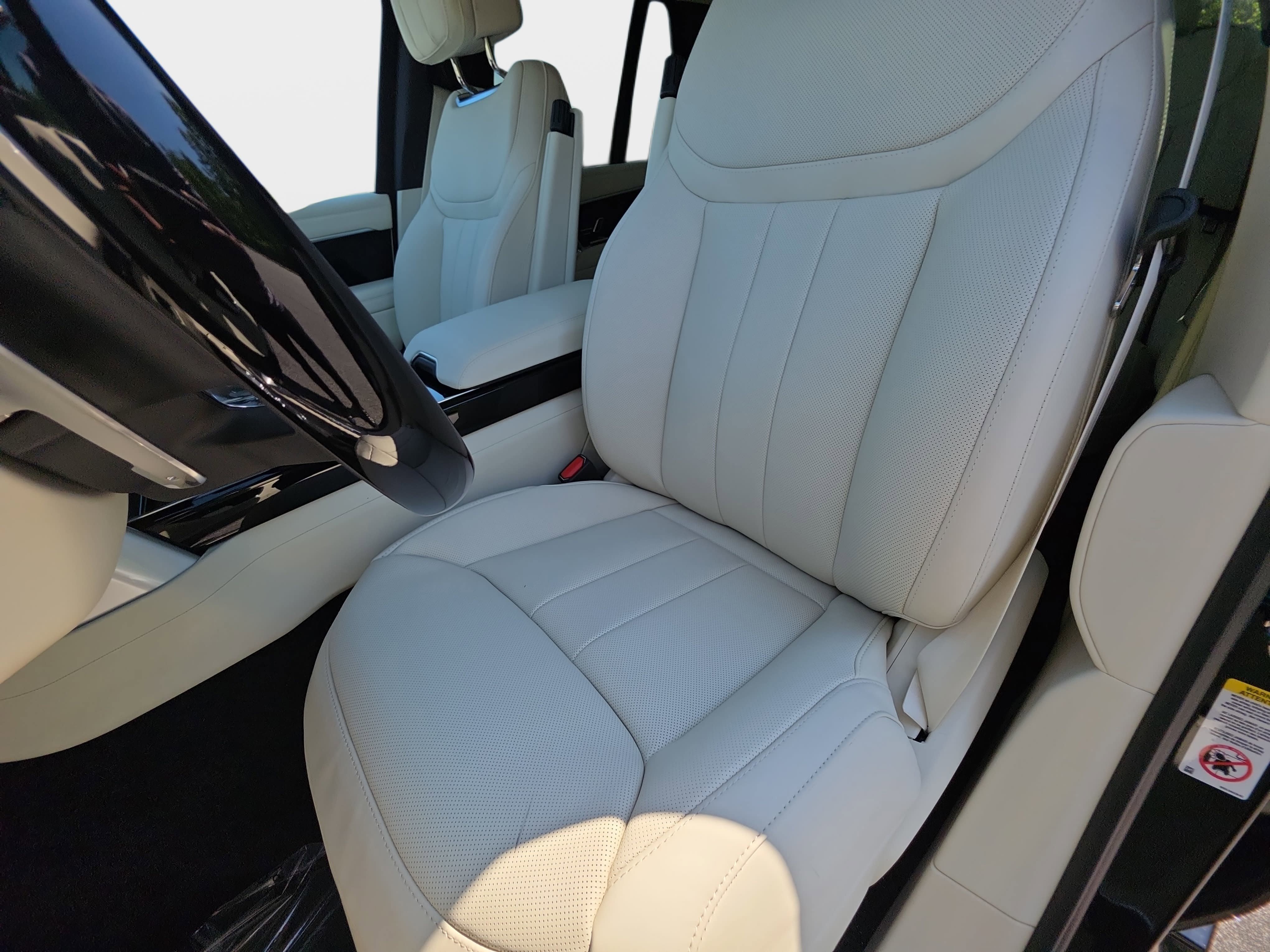 New 2026 Land Rover Range Rover SE AWD/4WD image 16