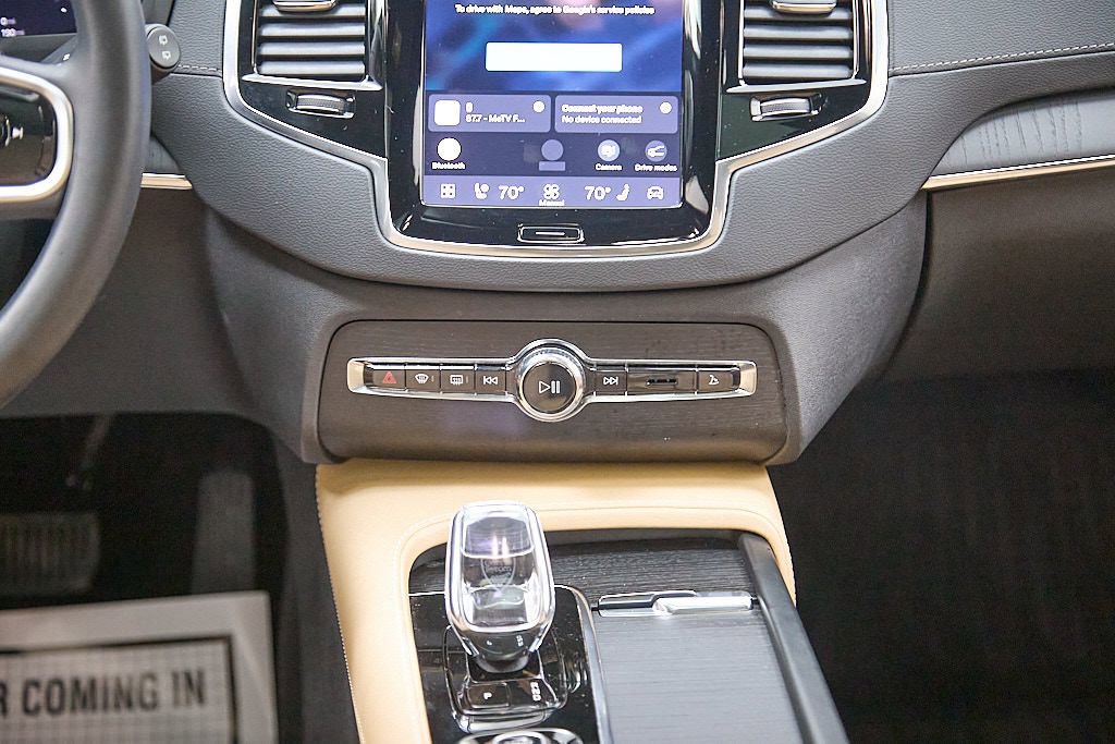 Certified 2023 Volvo XC90 T8 Ultimate w/ Lounge Package image 32
