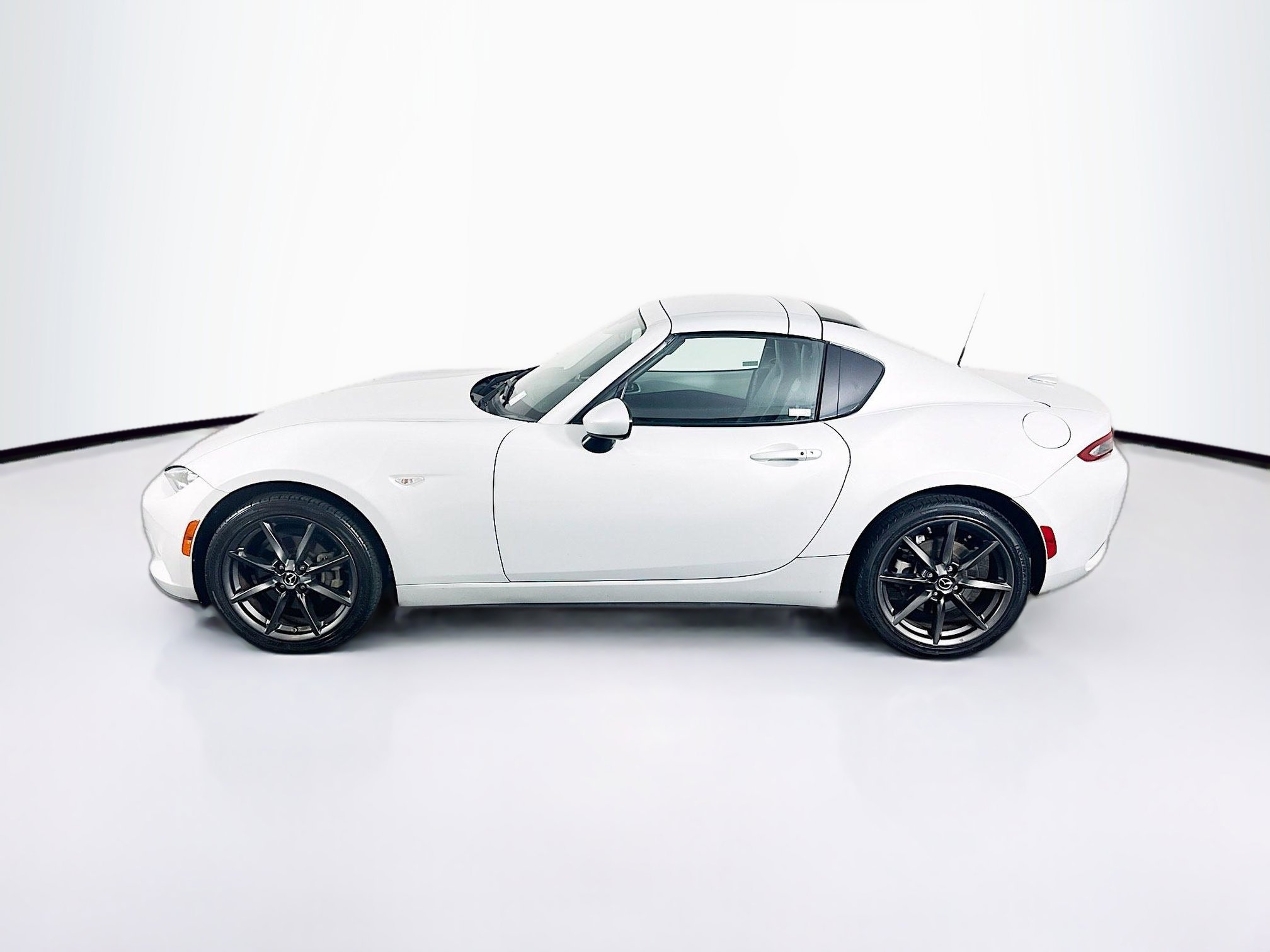 Used 2018 MAZDA MX-5 Miata RF Grand Touring RWD image 4