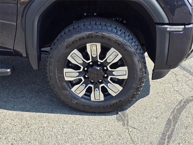 New 2025 GMC Sierra 3500 Denali w/ Denali Reserve Package image 9