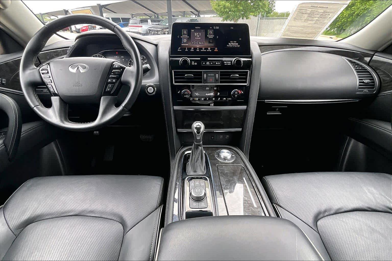 Used 2023 INFINITI QX80 Luxe w/ All-Season Package AWD/4WD image 16