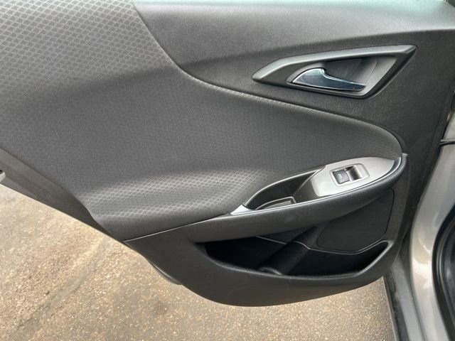 Used 2017 Chevrolet Malibu LT image 31
