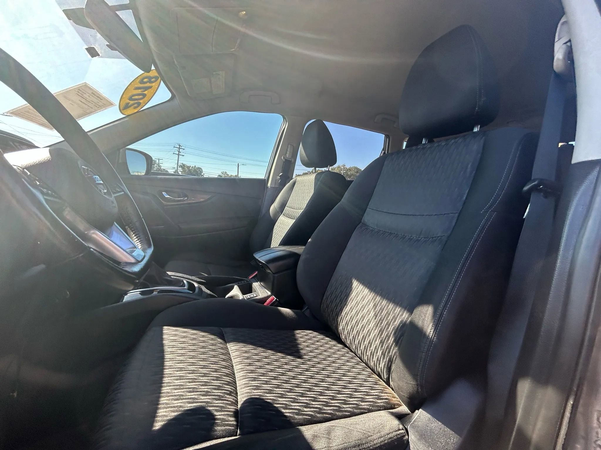 Used 2018 Nissan Rogue SV image 10