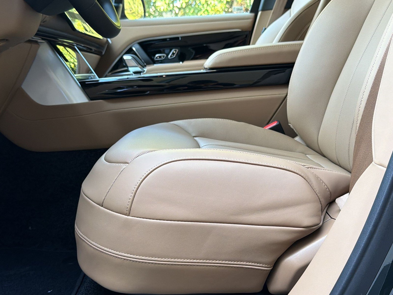 New 2026 Land Rover Range Rover SE AWD/4WD image 5