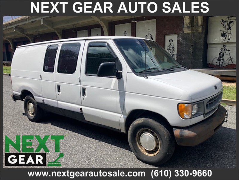 Used 2000 Ford E-150 and Econoline 150 RWD image 2
