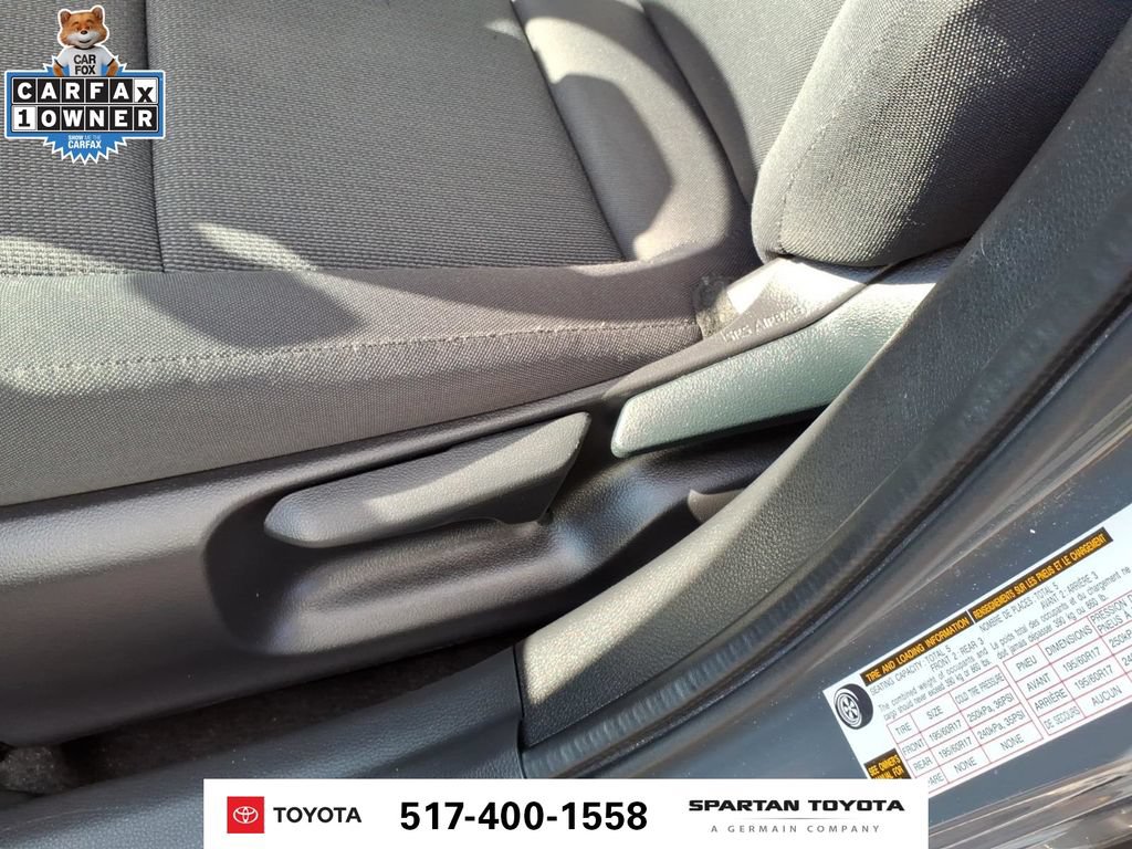 Used 2025 Toyota Prius LE FWD image 16