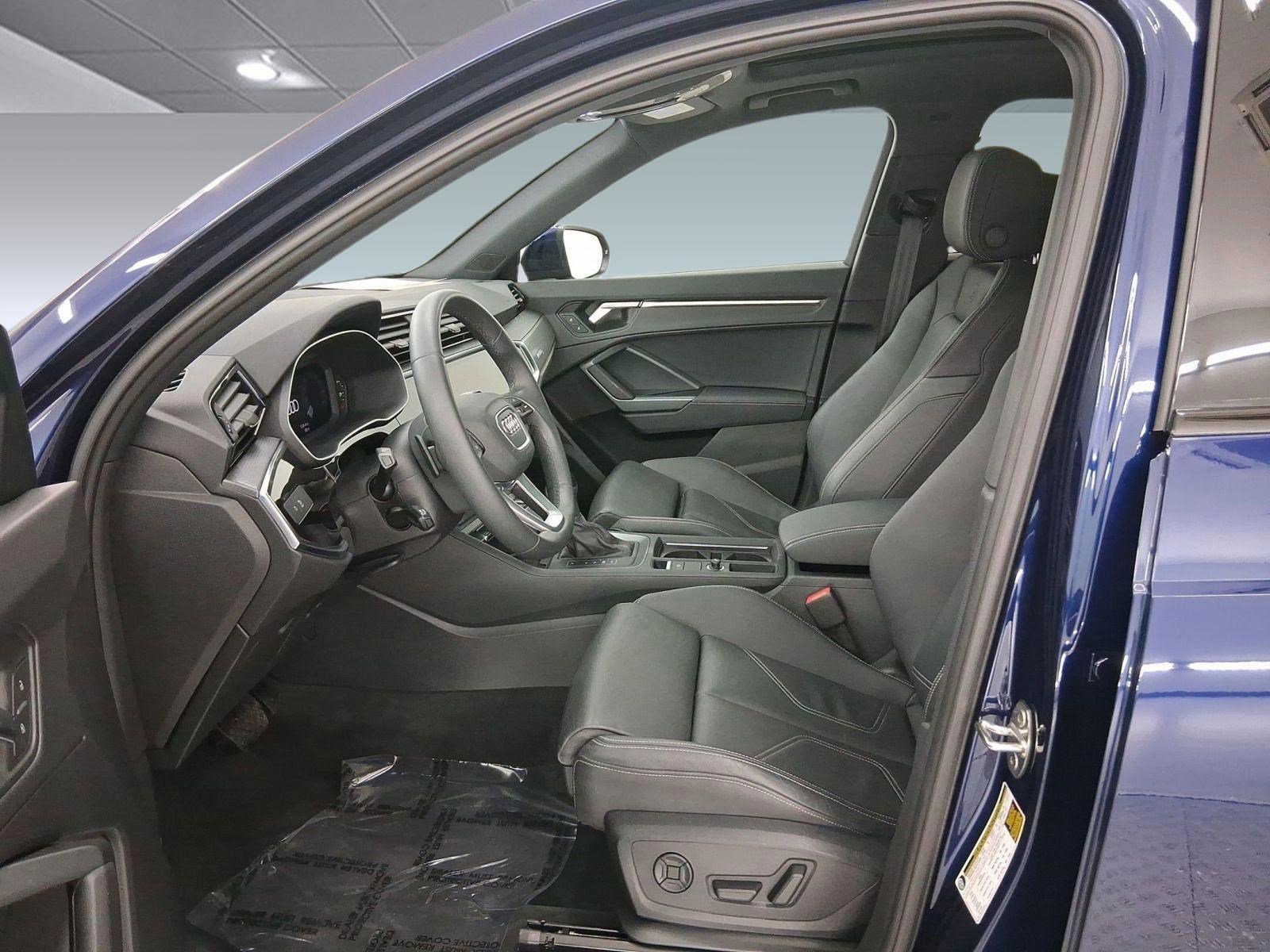 Certified 2025 Audi Q3 2.0T Premium w/ Convenience Package image 5