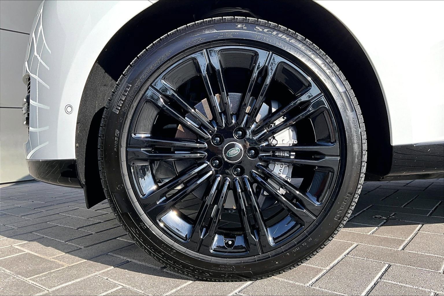 Used 2025 Land Rover Range Rover Long Wheelbase SE image 8