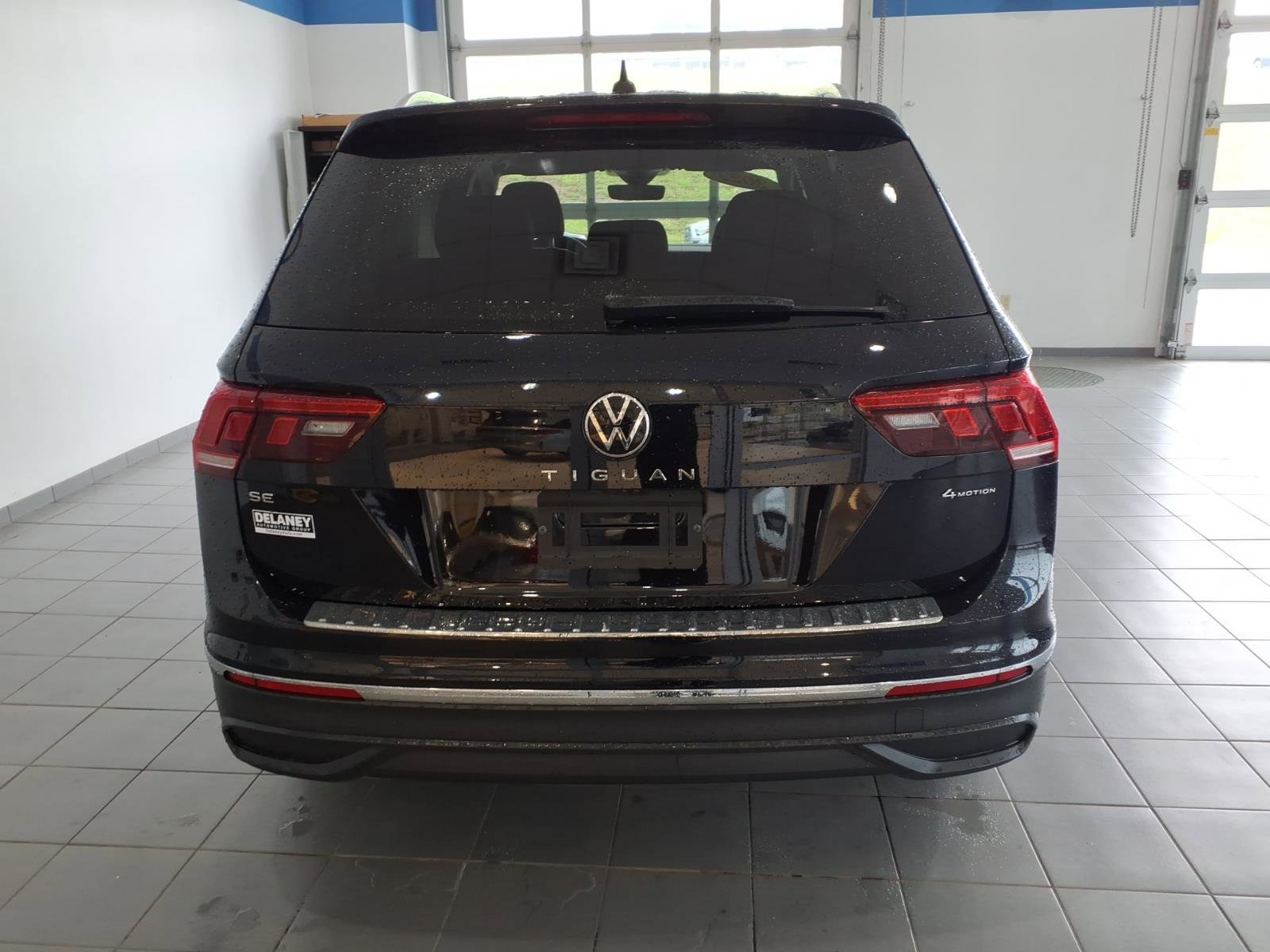 Used 2022 Volkswagen Tiguan SE AWD/4WD image 6