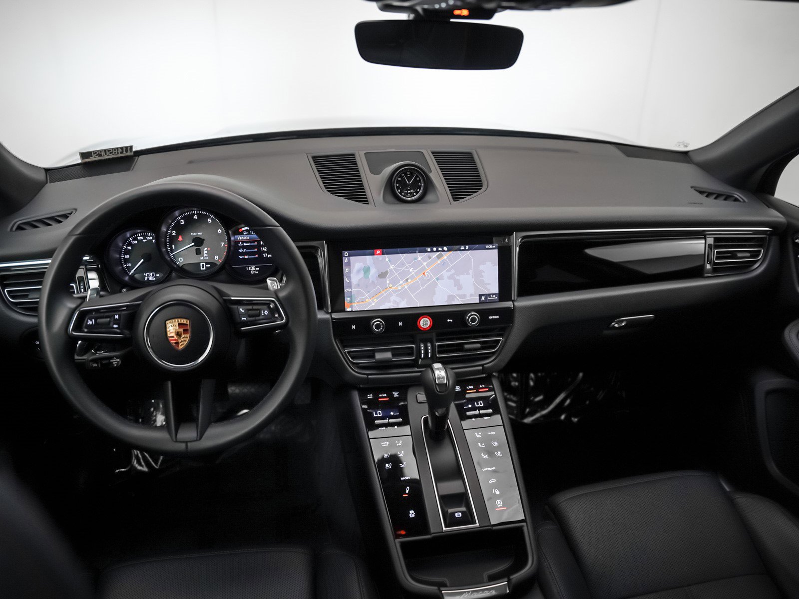 Used 2025 Porsche Macan S image 19