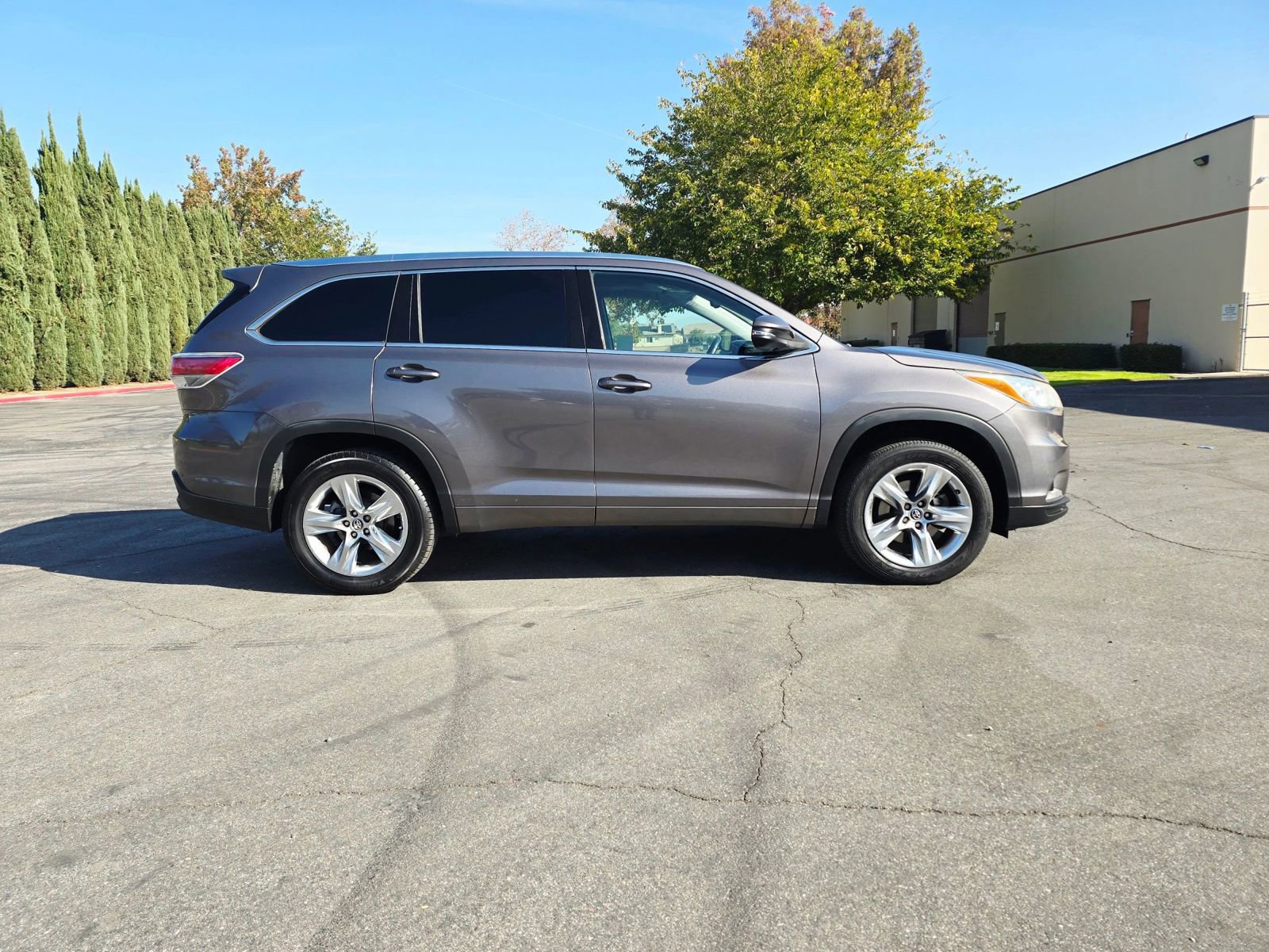 Used 2016 Toyota Highlander Limited image 4