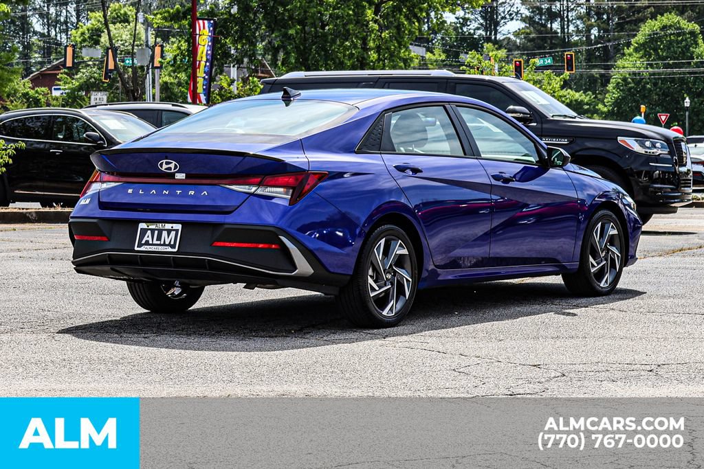 Used 2025 Hyundai Elantra Sport FWD image 6