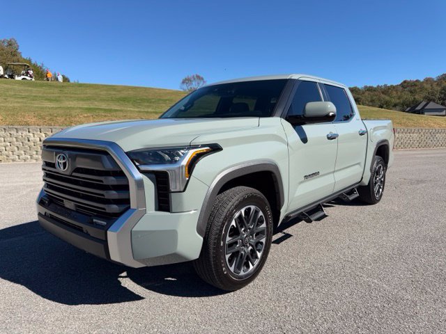 Used 2025 Toyota Tundra Limited AWD/4WD image 2
