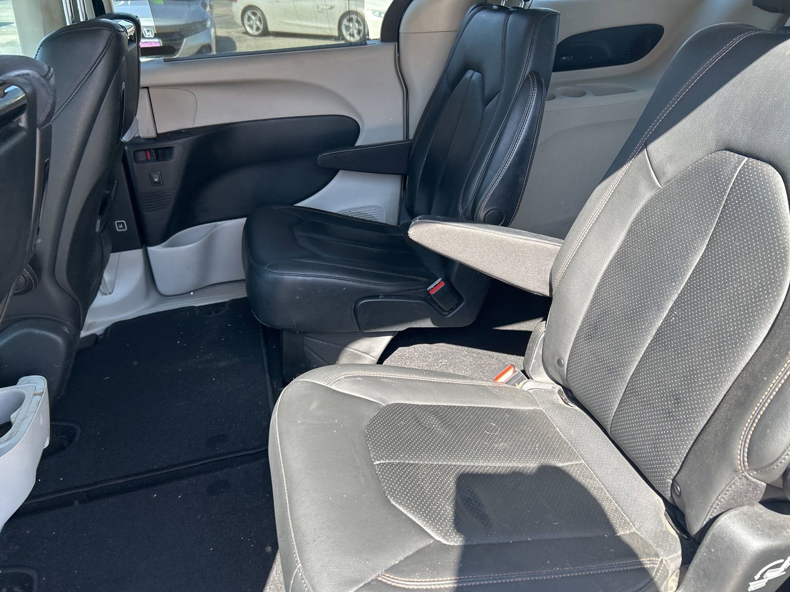 Used 2020 Chrysler Pacifica Touring-L Plus image 9