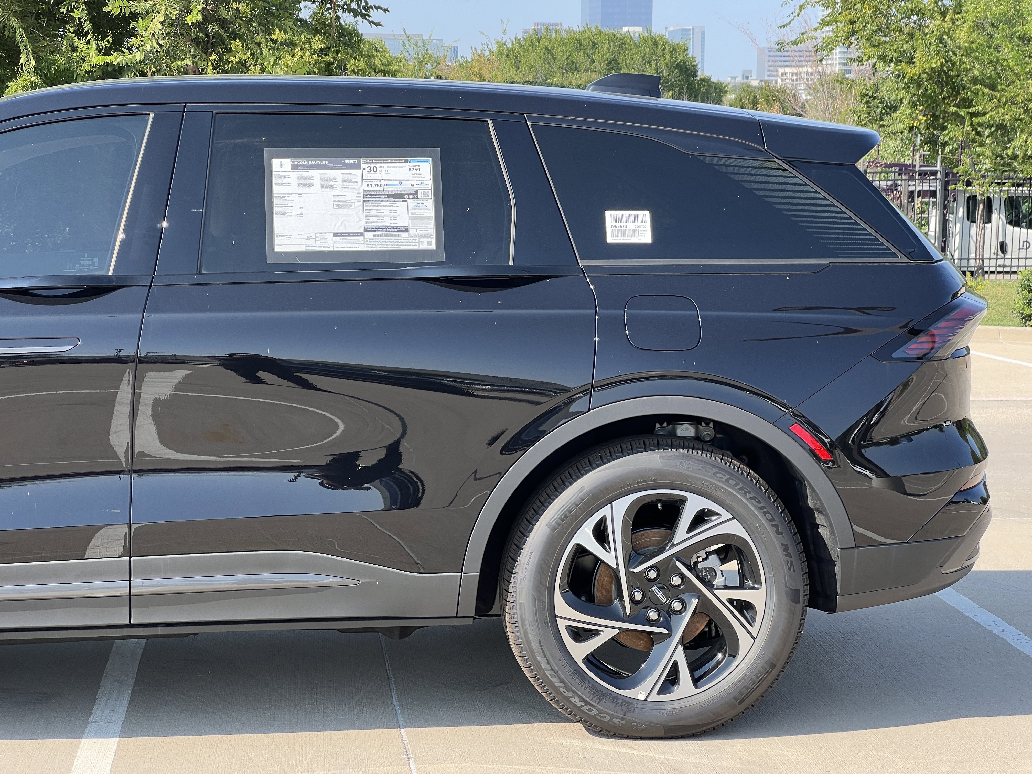 New 2025 Lincoln Nautilus Premier w/ Equipment Group 102A image 6