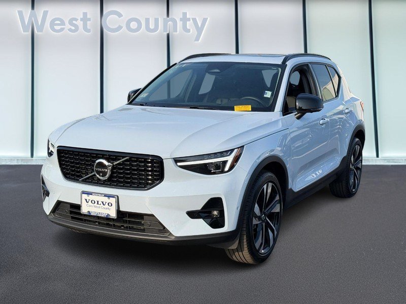 Used 2026 Volvo XC40 B5 Plus AWD/4WD image 9