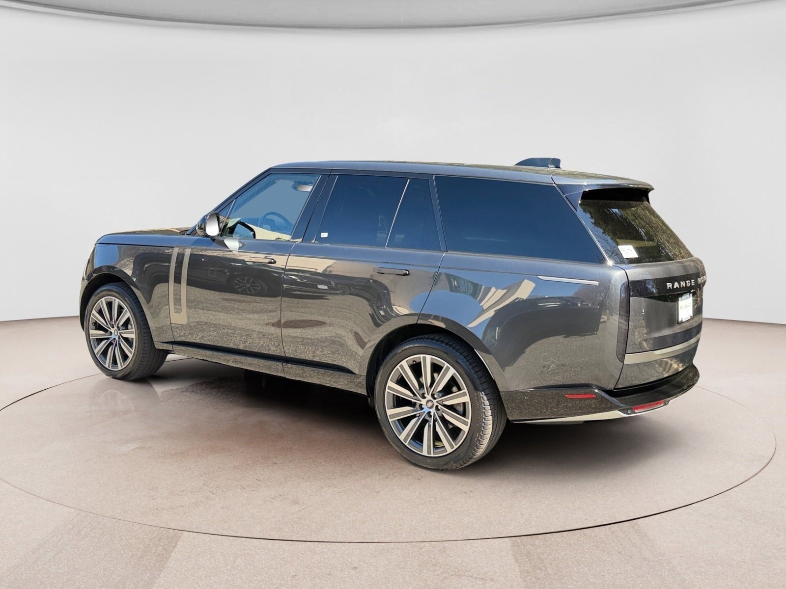 Certified 2023 Land Rover Range Rover SE image 3
