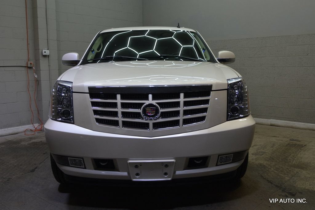 Used 2007 Cadillac Escalade AWD w/ Information Package image 10