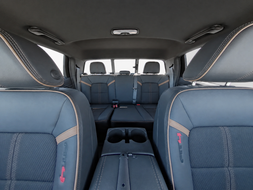 New 2026 GMC Canyon AT4 AWD/4WD image 16