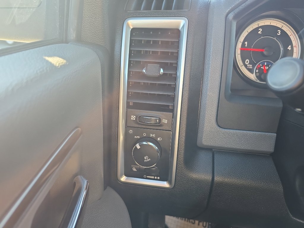 Used 2018 RAM 2500 SLT image 24