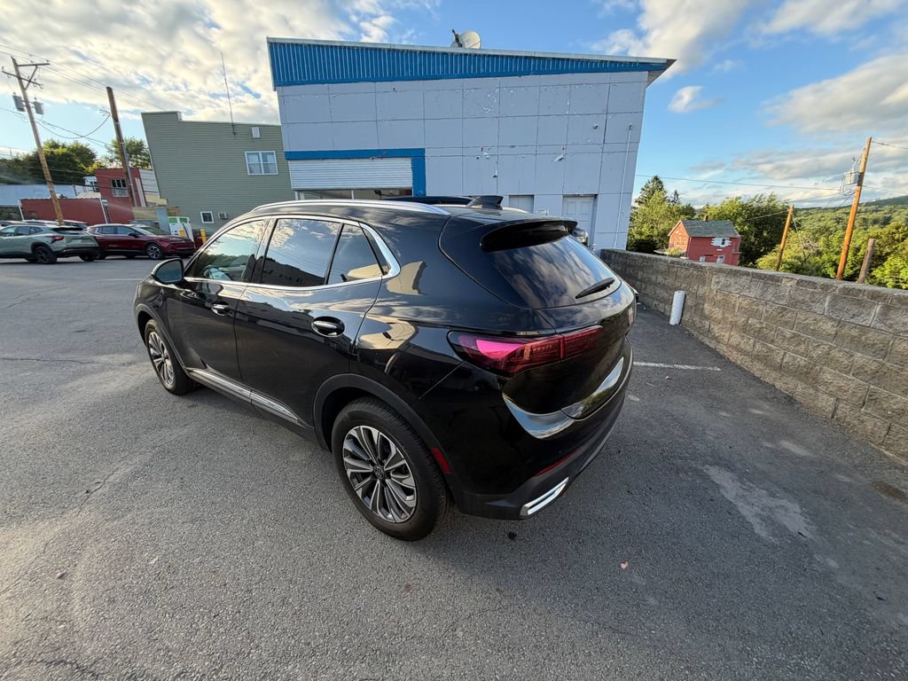 Used 2025 Buick Envision Preferred AWD/4WD image 3