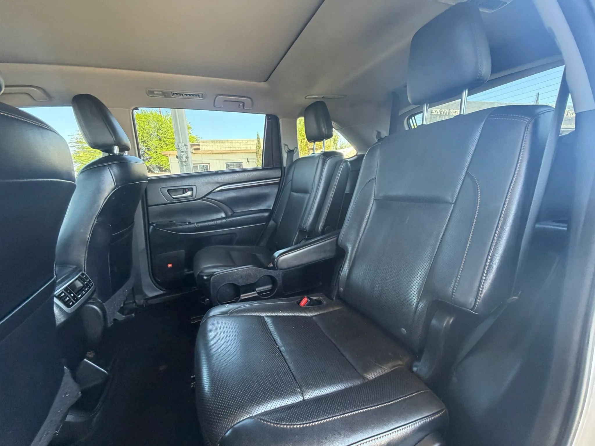 Used 2015 Toyota Highlander Limited Platinum AWD/4WD image 22
