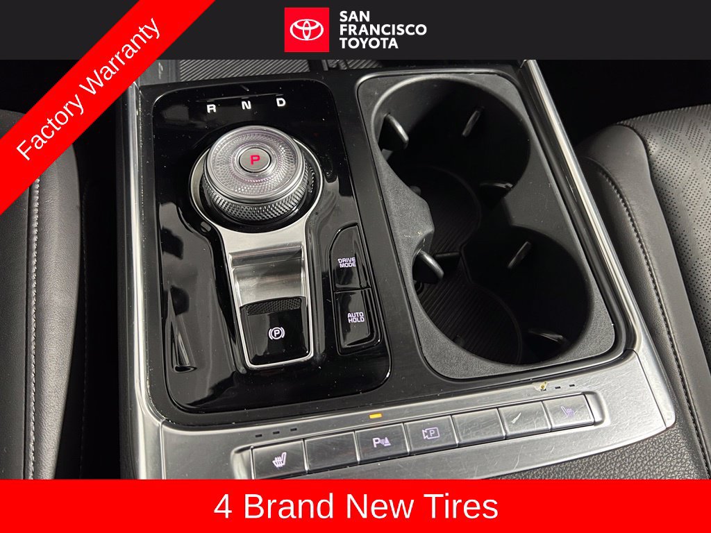 Used 2025 Kia Carnival EX FWD image 26