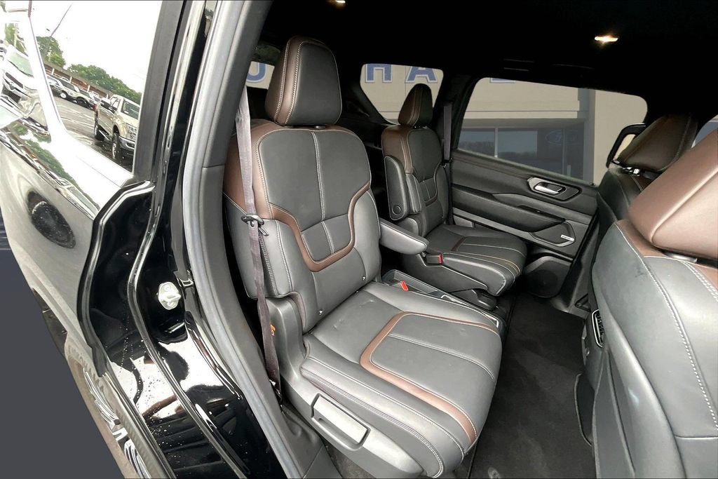 Used 2025 Nissan Armada SL w/ Captain's Chari Seat Package AWD/4WD image 27