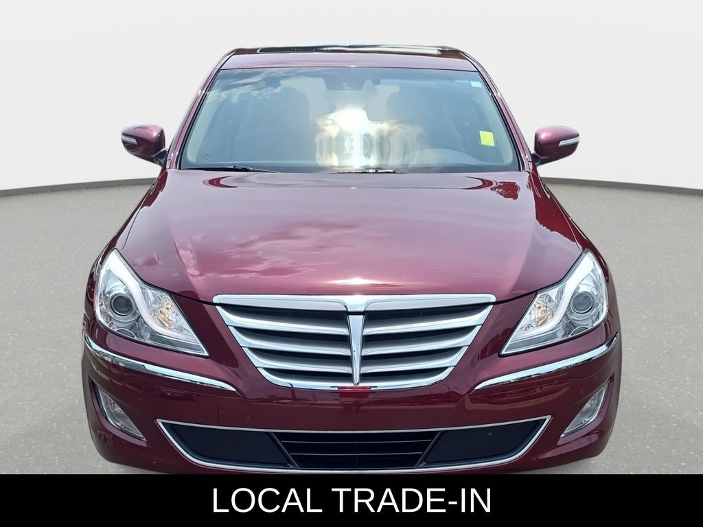 Used 2013 Hyundai Genesis 3.8 w/ Technology Pkg RWD image 2