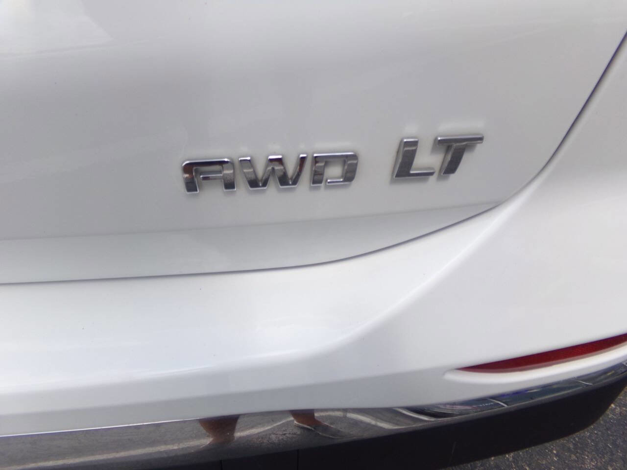 Used 2021 Chevrolet Equinox LT image 34