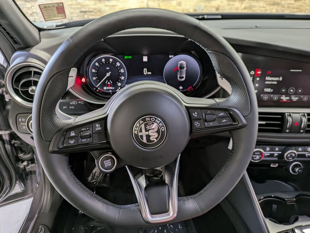 Used 2025 Alfa Romeo Giulia w/ Driving Assist Package RWD image 21
