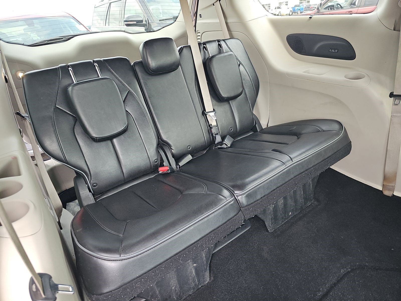 Used 2020 Chrysler Pacifica Limited image 18