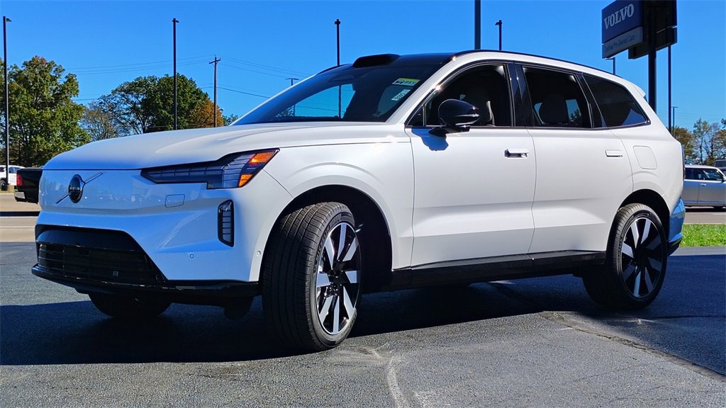 New 2025 Volvo EX90 Plus image 6