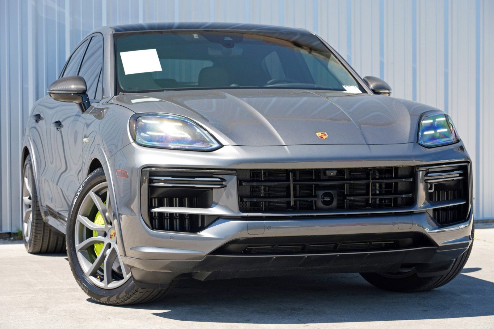 Used 2024 Porsche Cayenne Turbo image 4