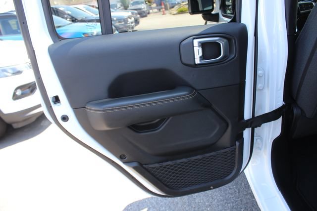 Used 2025 Jeep Wrangler Unlimited Sahara AWD/4WD image 22
