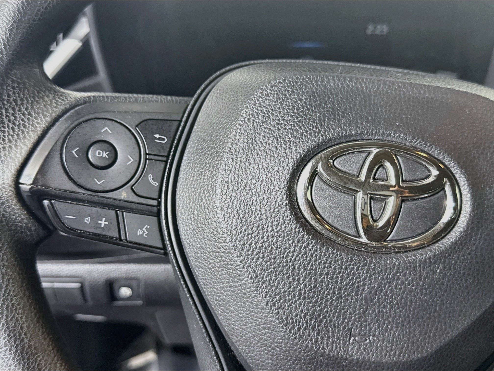 Used 2022 Toyota Corolla LE FWD image 14