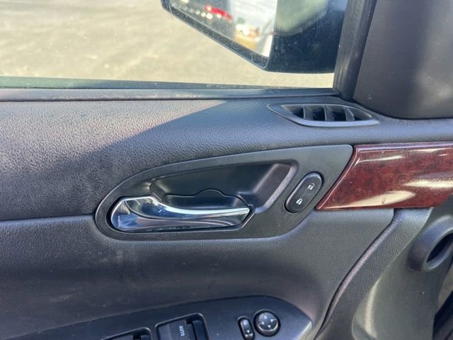 Used 2009 Chevrolet Impala LT w/ Luxury Edition Package image 22