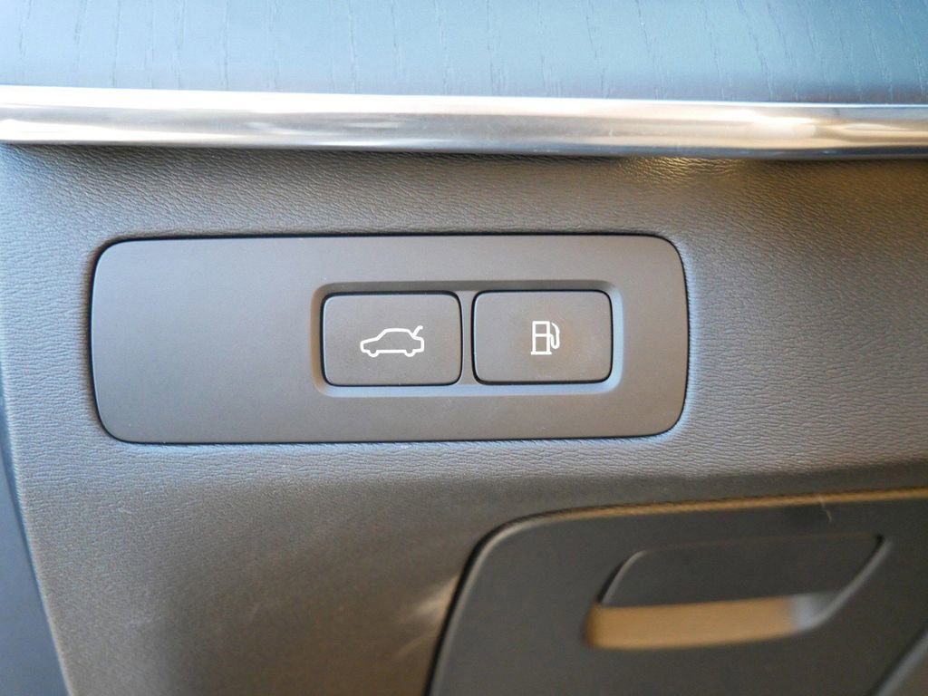 Used 2023 Volvo XC90 T8 Ultimate image 18