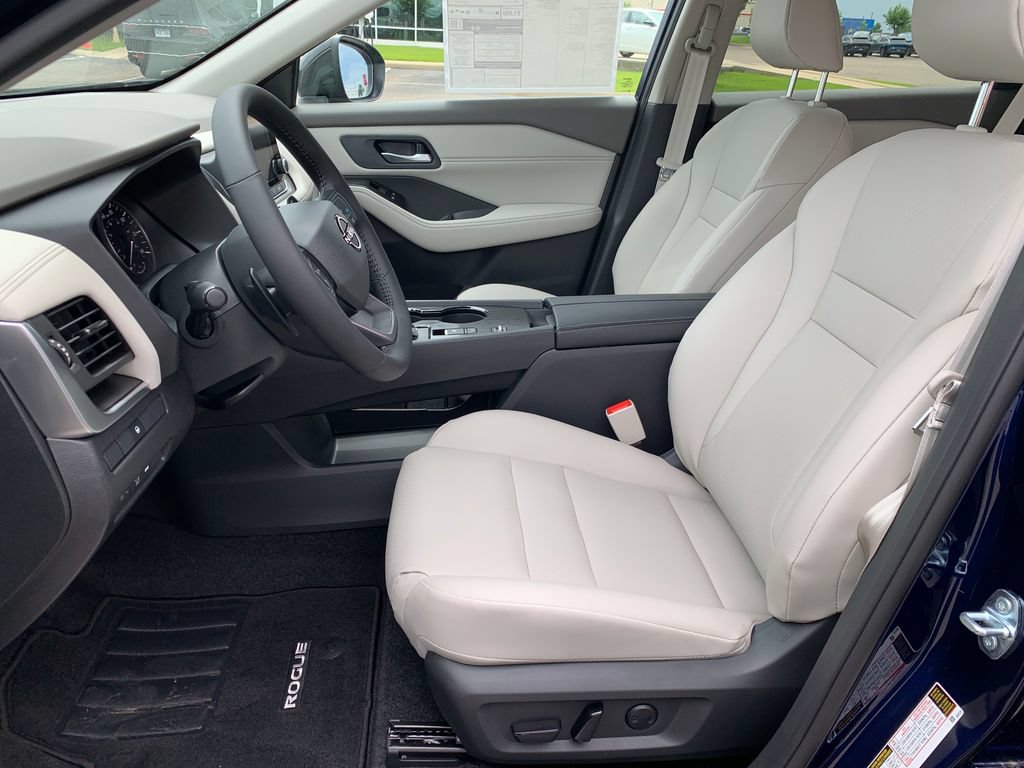 New 2026 Nissan Rogue Dark Armor FWD image 18