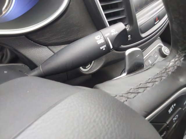 Used 2015 Chrysler 200 Limited w/ Comfort Group FWD image 20