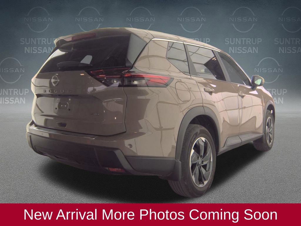 Used 2025 Nissan Rogue SV image 3