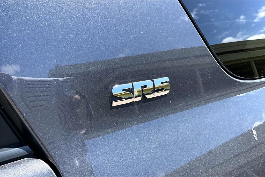 Used 2017 Toyota 4Runner SR5 Premium AWD/4WD image 11