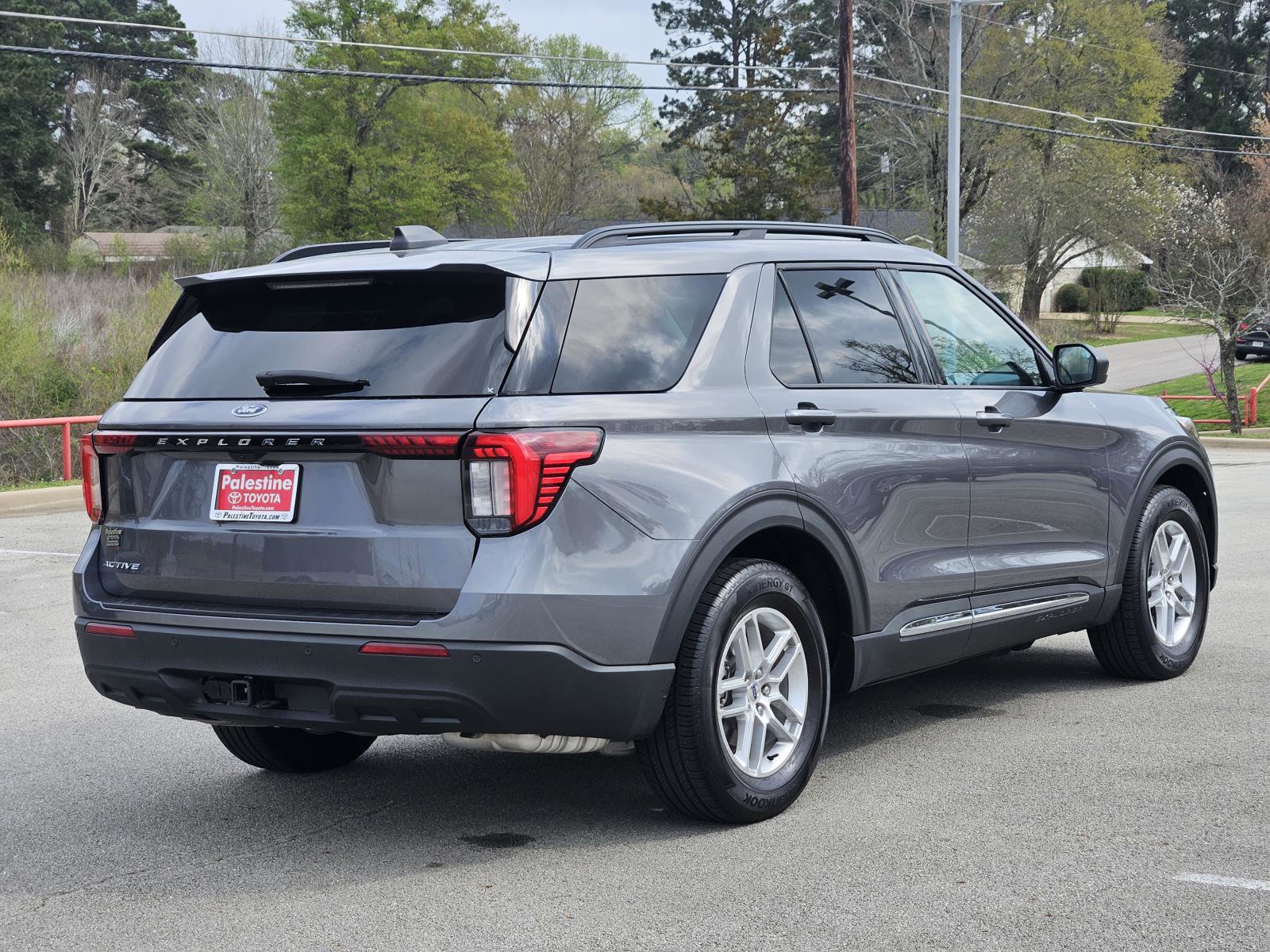 Used 2025 Ford Explorer Active image 6