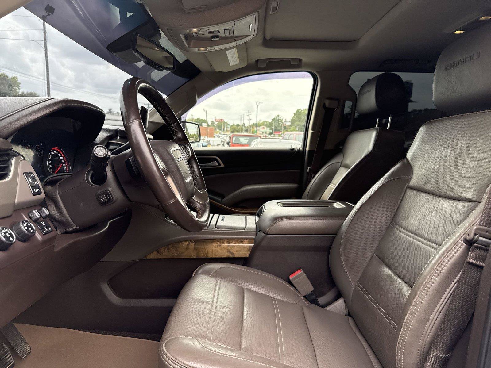 Used 2016 GMC Yukon Denali AWD/4WD image 8