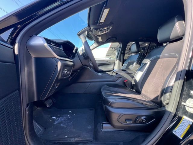 Used 2024 Jeep Grand Cherokee Altitude AWD/4WD image 18
